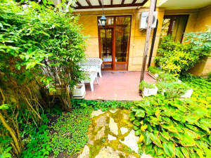 Dwupokojowy apartament w wyrafinowanym kompleksie Garden of Eden