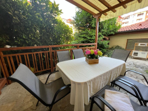 Dwupokojowy apartament w wyrafinowanym kompleksie Garden of Eden tuż nad morzem