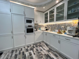 Dwupokojowy apartament w wyrafinowanym kompleksie Garden of Eden tuż nad morzem