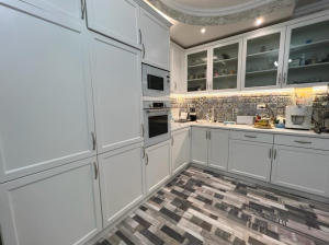 Dwupokojowy apartament w wyrafinowanym kompleksie Garden of Eden tuż nad morzem