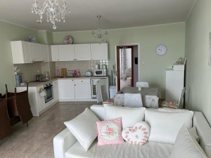 Apartament w kompleksie Diamant w Świętym Własie w pierwszej linii do morza