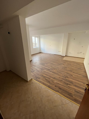 Duże studio w stanie deweloperskim w Świętym Własie 
