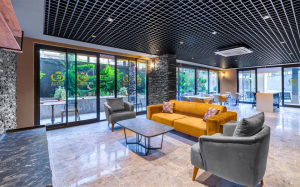 Apartament z panoramicznymi oknami na aleję palmową Turcja 