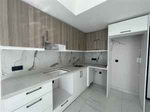 Apartament z panoramicznymi oknami na aleję palmową Turcja 