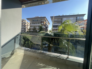 Apartament z panoramicznymi oknami na aleję palmową Turcja 