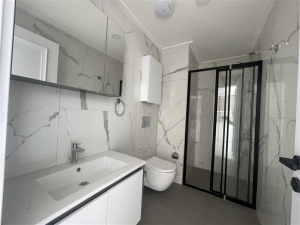 Apartament z panoramicznymi oknami na aleję palmową Turcja 