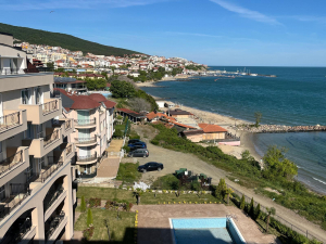 Duży apartament nad morzem w Świętym Własie 