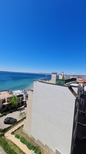 Apartament bezpośrednio nad morzem w Świętym Własie 