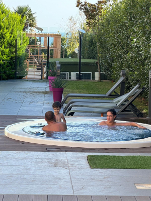 Luksusowe studio z widokiem na morze w Świętym Własie